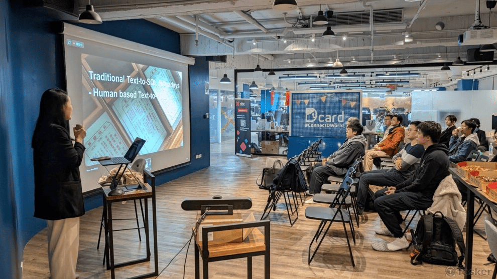 海鹽 Salty 除了是企業 AI 顧問，也是各大公司邀請內部訓練的專業講師