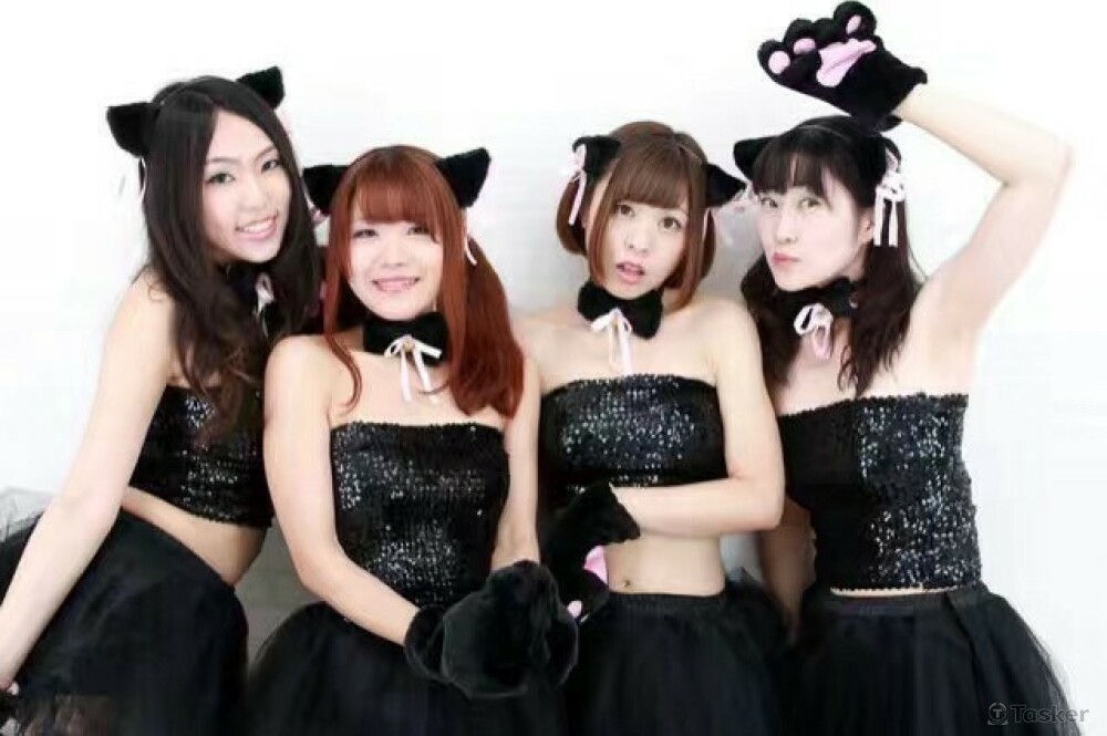日本偶像團體出道時宣傳照