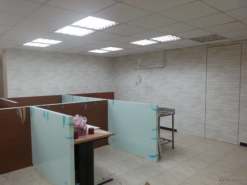 辦公室整面磚塊紋