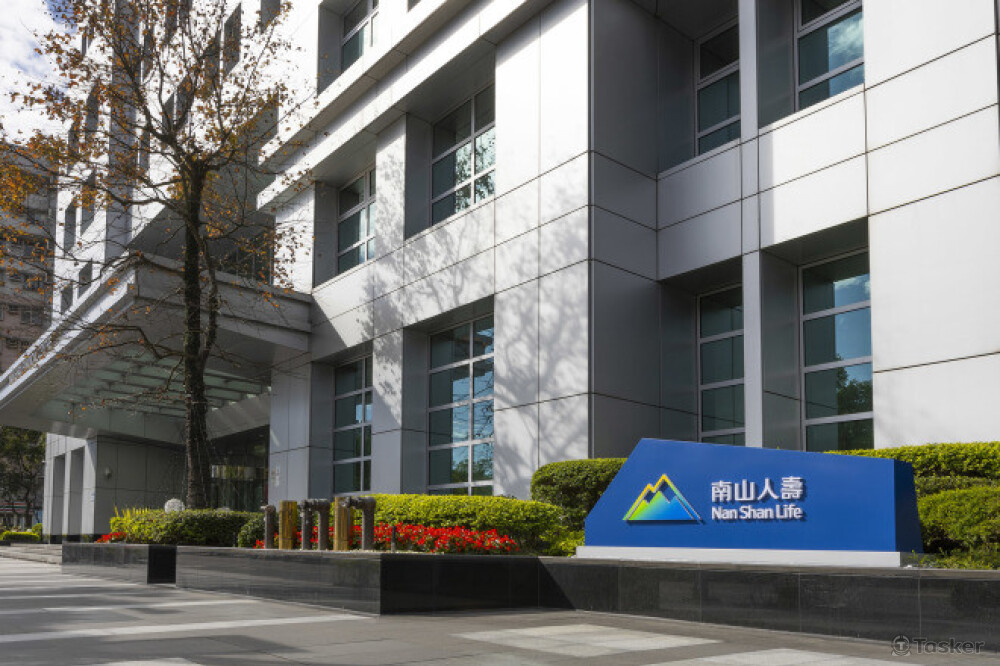 主導功能開發，涵蓋前後端整合與 SQL 資料庫邏輯設計。協助傳統架構轉換至新系統