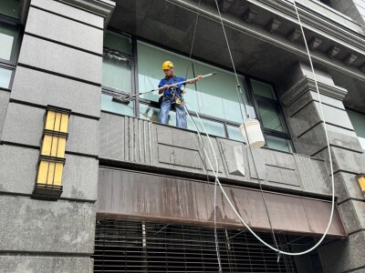 台北市內湖區-外牆清洗(3間廠辦)