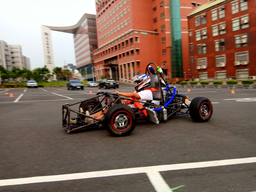 FSAE 學生方程式賽車成車測試