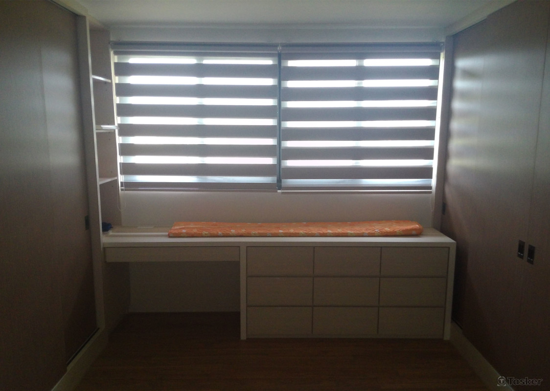 化妝台間邊櫃讓使用空間及收納空間兼具