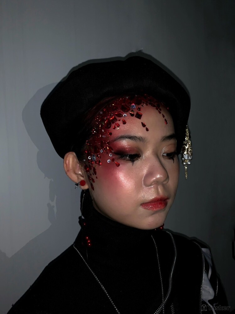 服裝秀妝髮作品