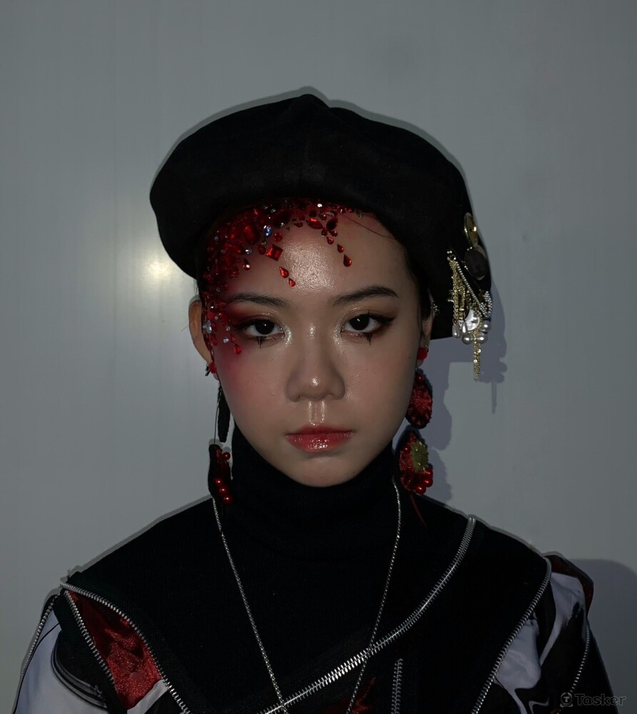 服裝秀妝髮作品