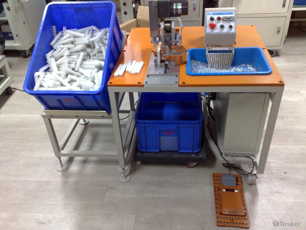 PA9膠條螺絲入螺絲機