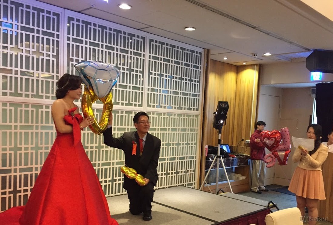 婚禮主持-求婚實況炒熱現場氣氛