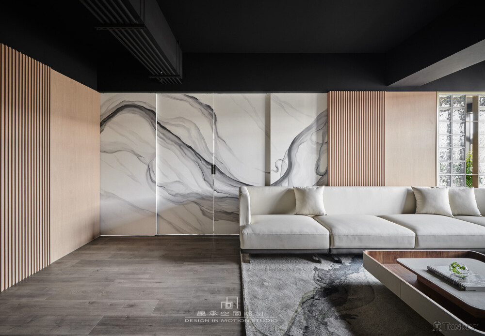 引光。煙霧狀的水墨畫拉門，由視覺開始啟動，讓空間引領的身心靈轉化。