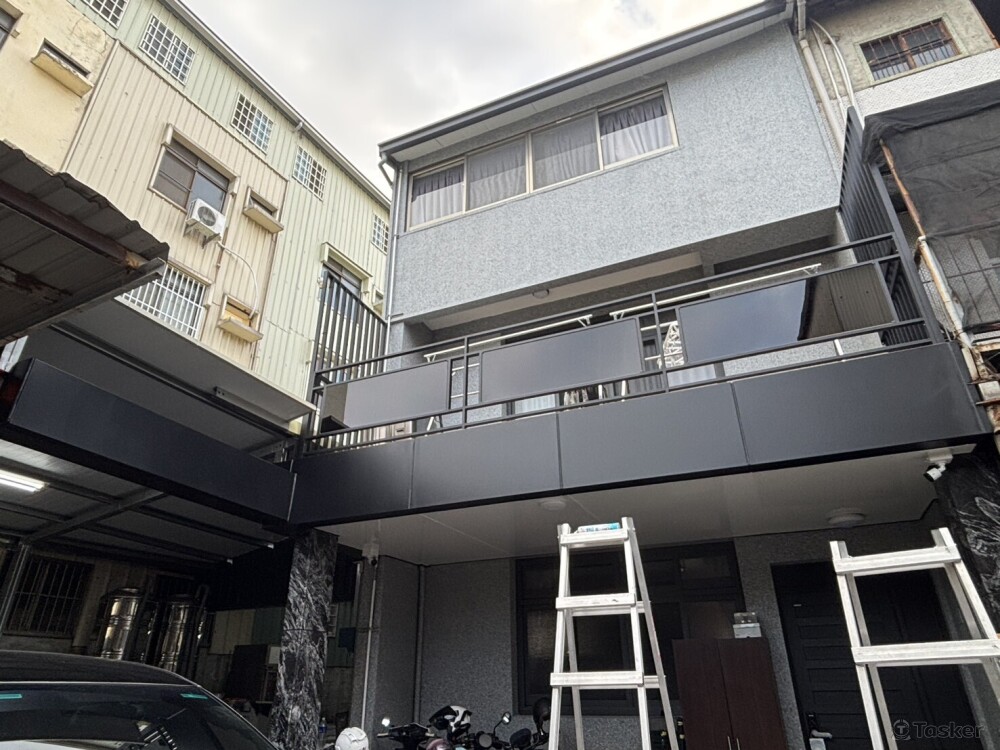 東成三街-黑白色鋁包板(其欄杆及格柵非本公司產品)