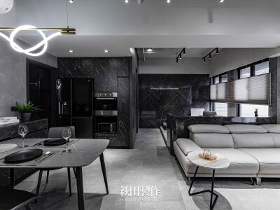 墨色絮語。Night Whisper