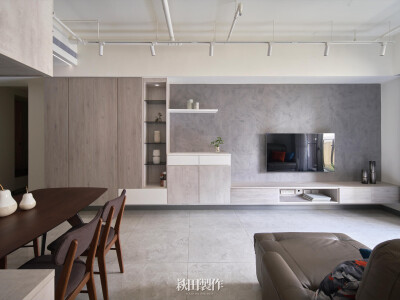 秋日湖畔。The Lake