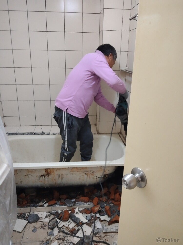 浴缸裡