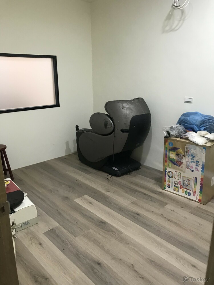 主臥設計紗霧窗,光線透入, 但不影響隱私感