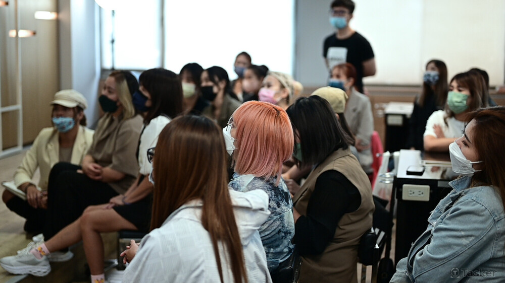 影片在IG:milan_fashion_hair