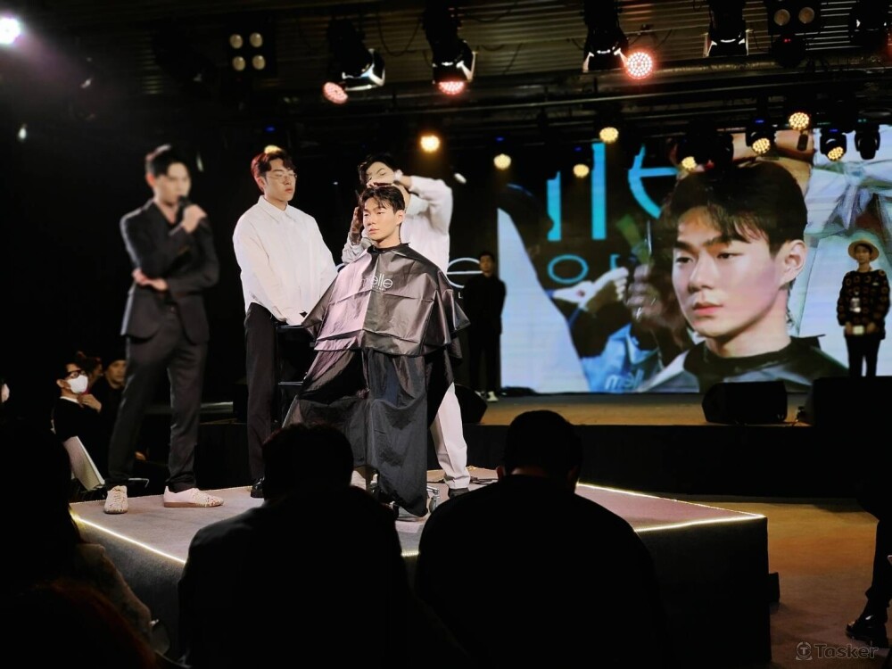 大型髪秀現場側拍_展演現場中景