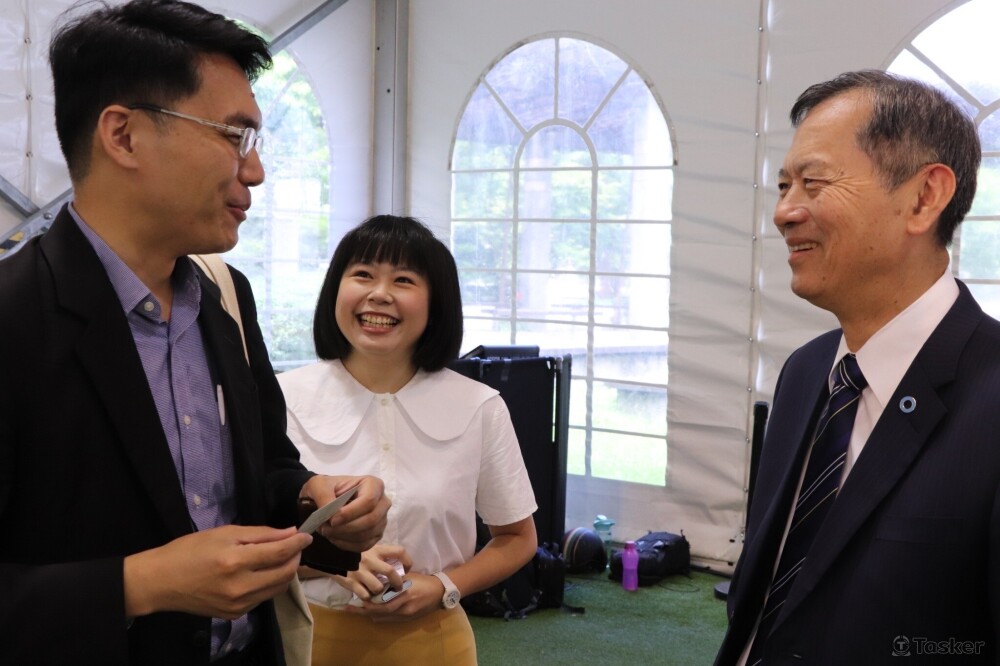 右-國家衛生研究院 許惠恒副院長；左-臺北市立聯合醫院 劉建良主任