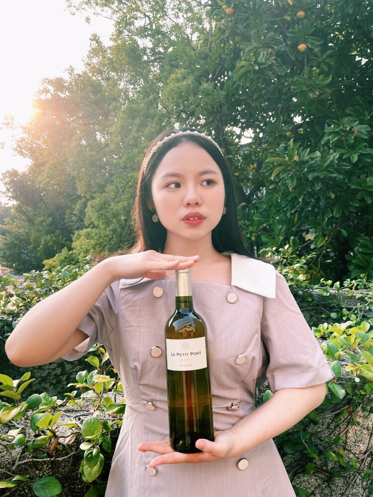 紅酒代言模特兒