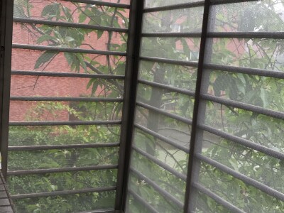 不銹鋼鐵窗加裝防蚊紗網