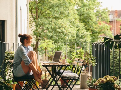 感謝傅小姐邀約，我不是施工廠商，關於露臺園藝可以請您找尋園藝公司幫您完成夢想