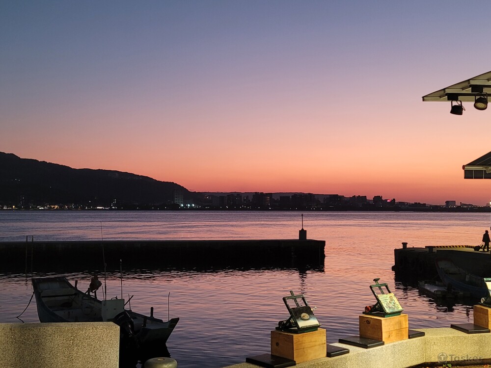 跌倒谷底的你，恭喜你看到夜幕低垂時的這一刻。