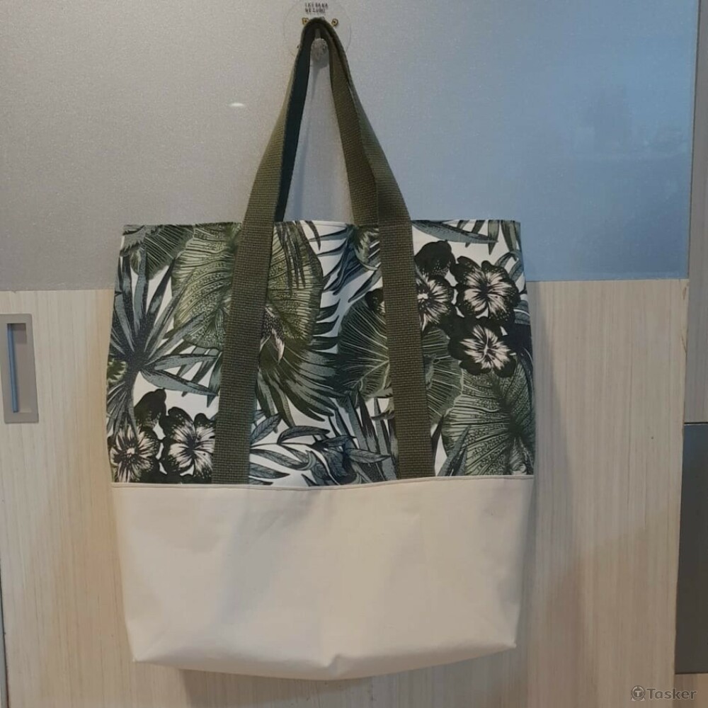 大容量渡假托特包