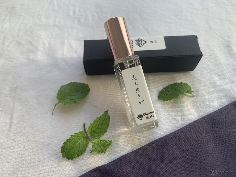 清晰呈現商品與品牌，再加入情境構成氛圍