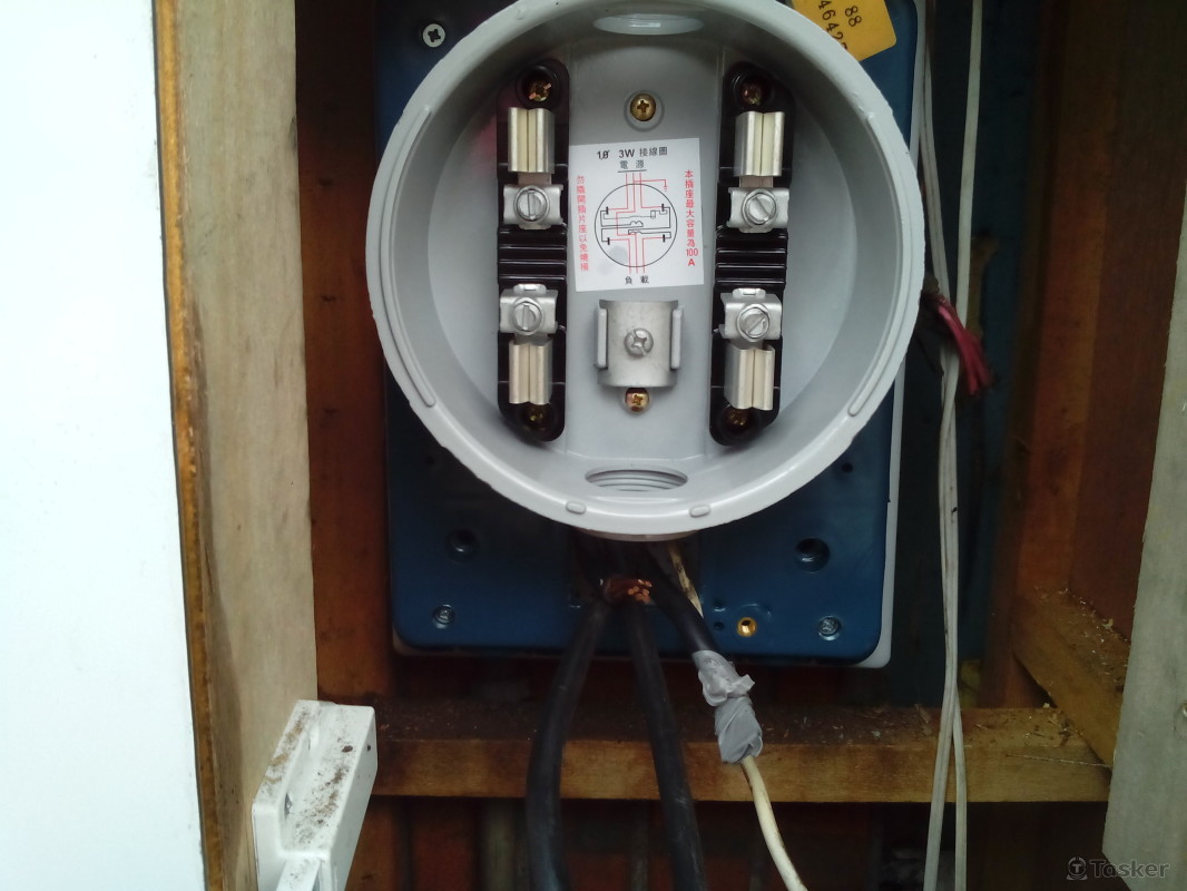 桃園 電錶座燒毀 3