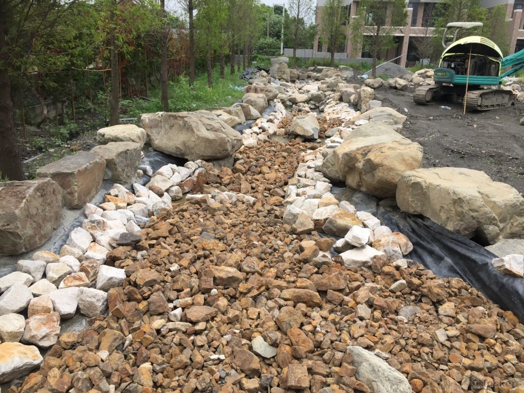 銹黃角石 角料 鋪面