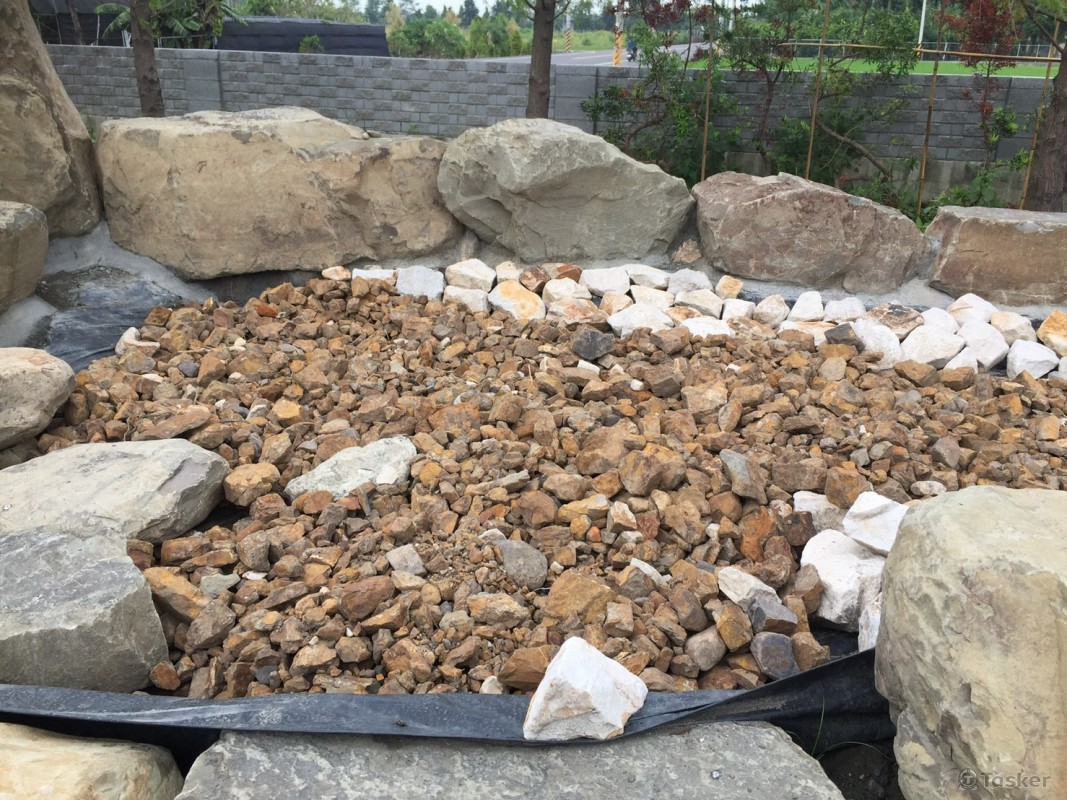 銹黃角石 角料 鋪面