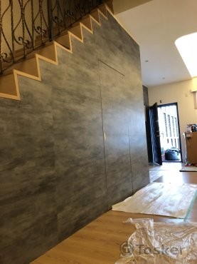 塑膠地板上牆 貼牆壁