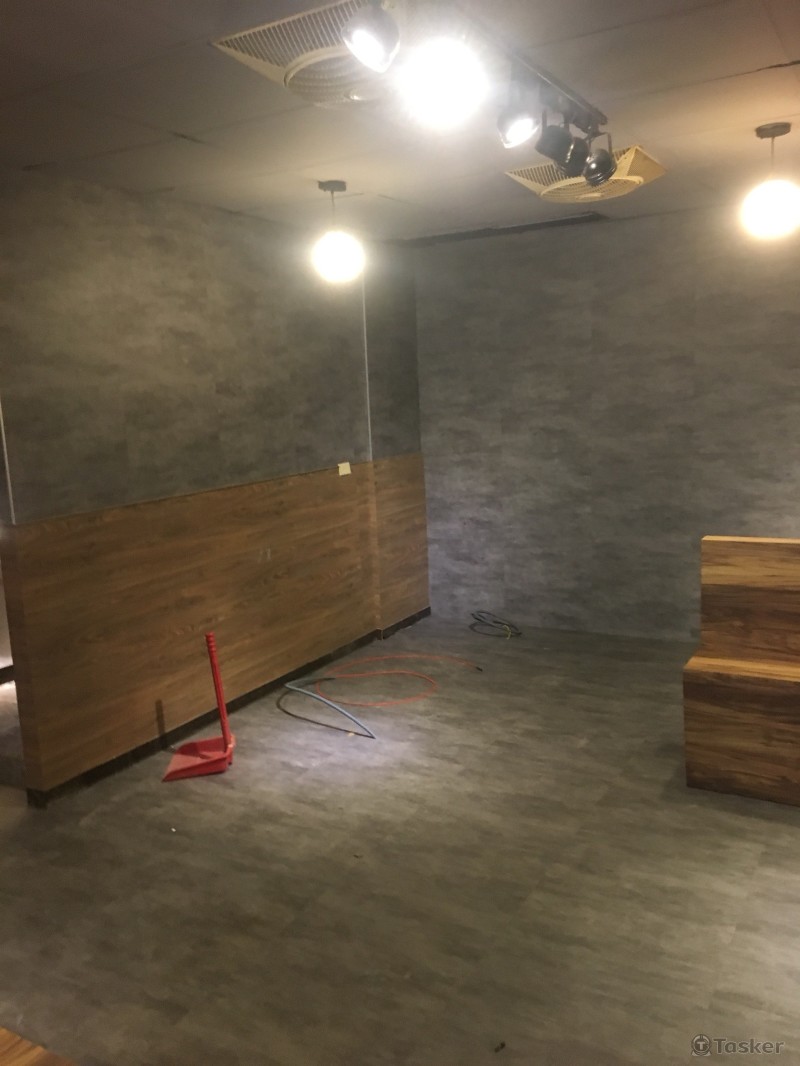 塑膠地板上牆 貼牆壁