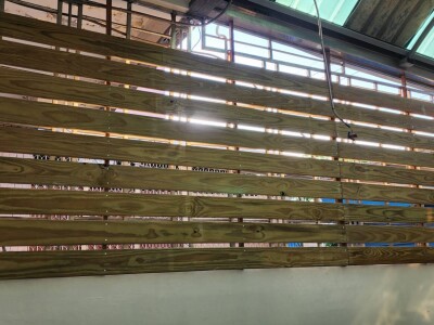 透天騎樓南方松隔板