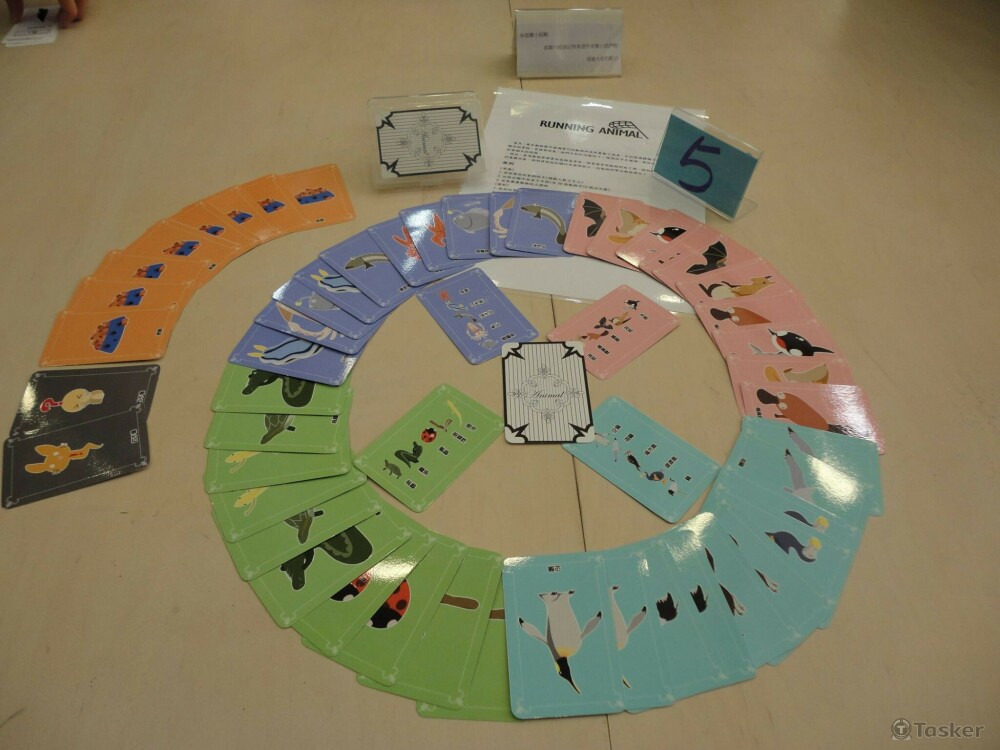 桌游規則到文案發想，圖片構思手繪交給合作夥伴使用電腦繪圖