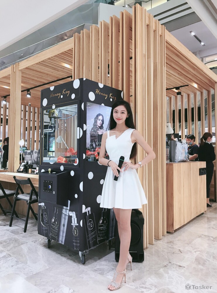 活動主持人 Zoe 柔哥