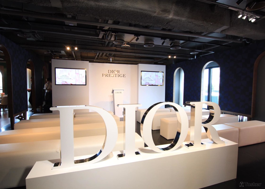 迪奧精萃再生微導青春凝露 新品餐敘