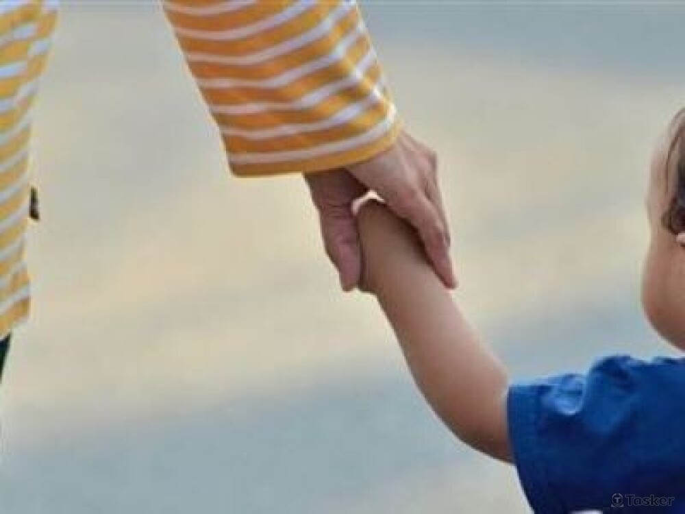 幫忙接送小朋友