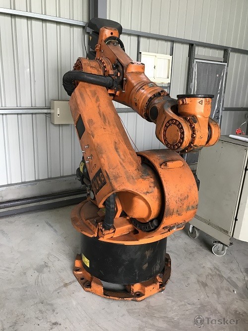 kuka robot 工業用機械手臂維修，程式編輯，自動化設備整合服務