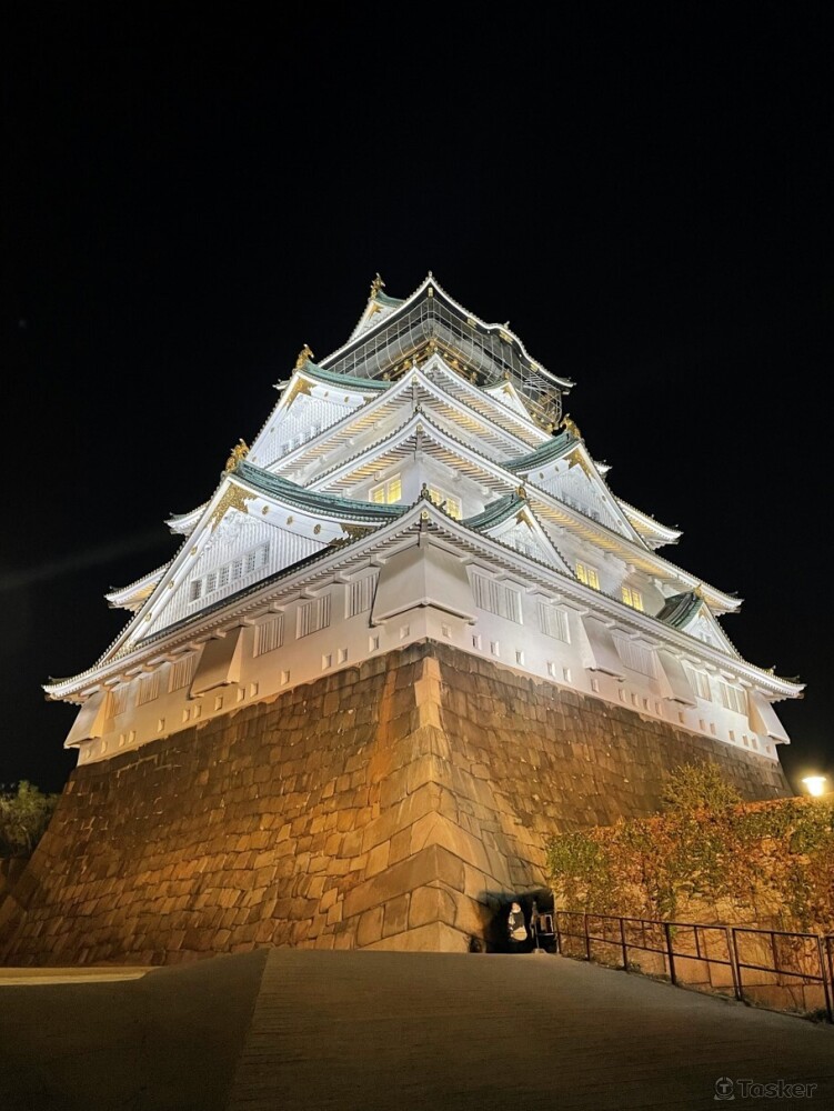 大阪城夜景，外圍不須入場費
