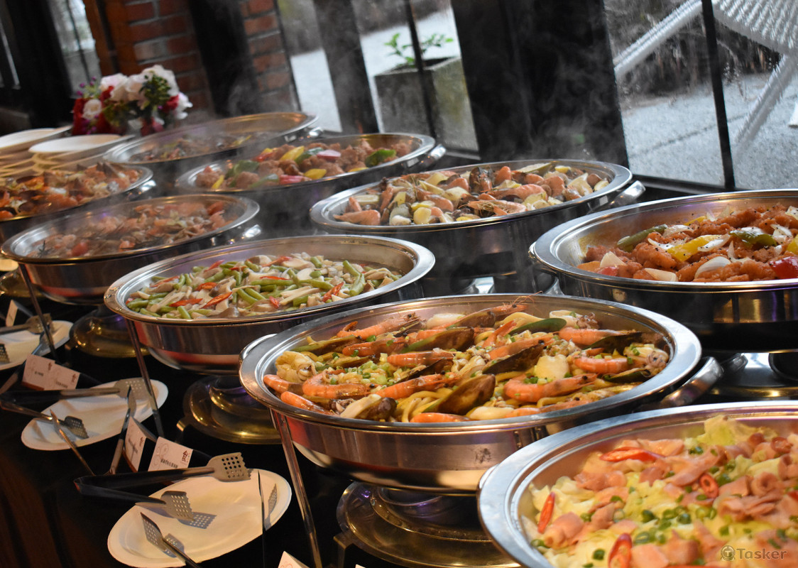 精緻豐盛中西自助餐