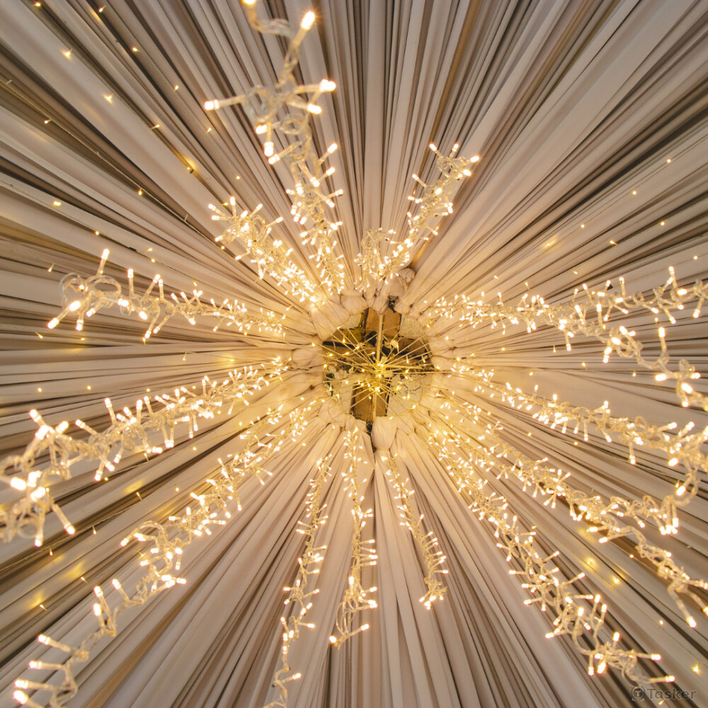 靈動輕盈的設計展現多樣性和生命力，藝術性和文化底蘊是我們的追求。