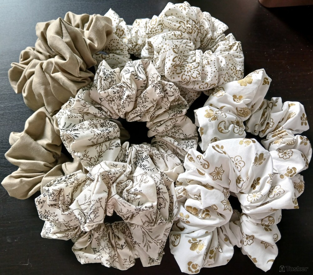 較寬的大腸髮圈