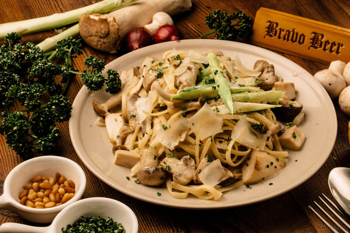 奶油蘆筍野蕈細扁麵