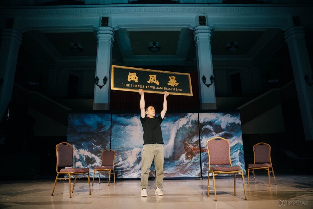 暴風雨圖-舞台背景輸出劇照