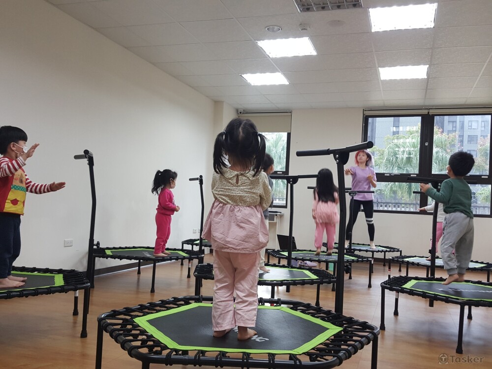 親子彈簧床課程
