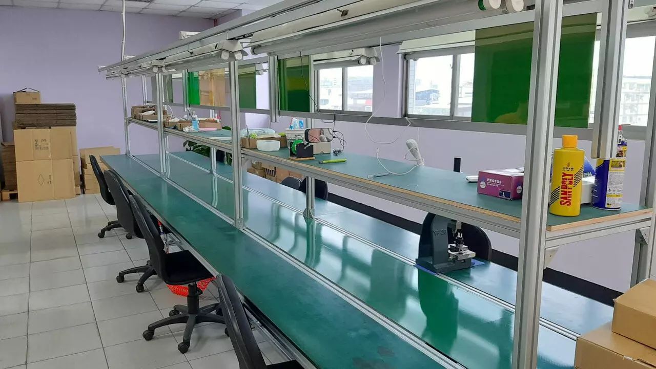 加工。組裝。測試。包裝。代工