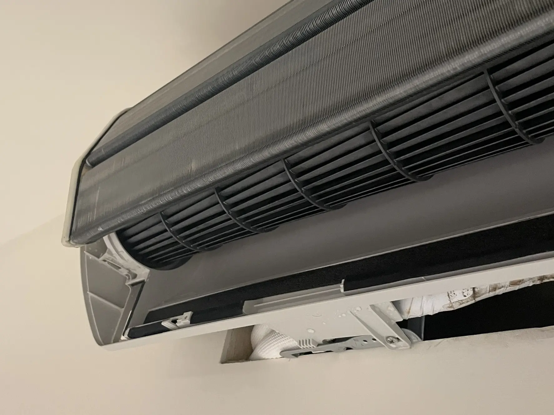 分離式冷氣室內機掛清