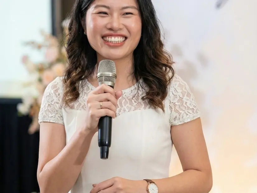 雙語主持翻譯：婚禮、商務簡報、品牌活動